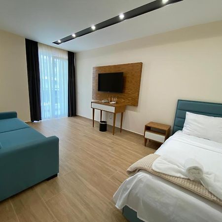Milenium Hotel Shëngjin Kültér fotó