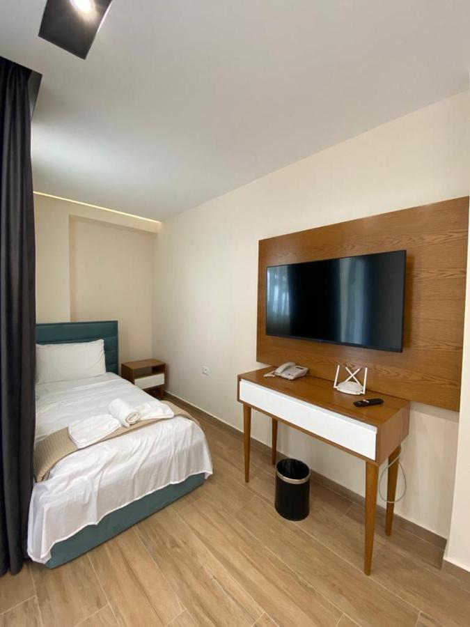 Milenium Hotel Shëngjin Kültér fotó