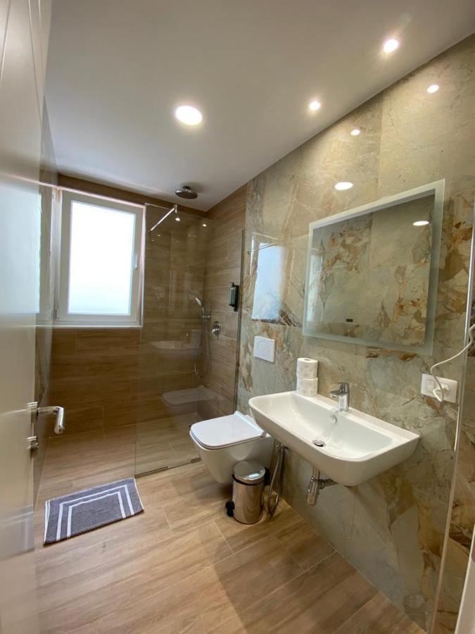 Milenium Hotel Shëngjin Kültér fotó