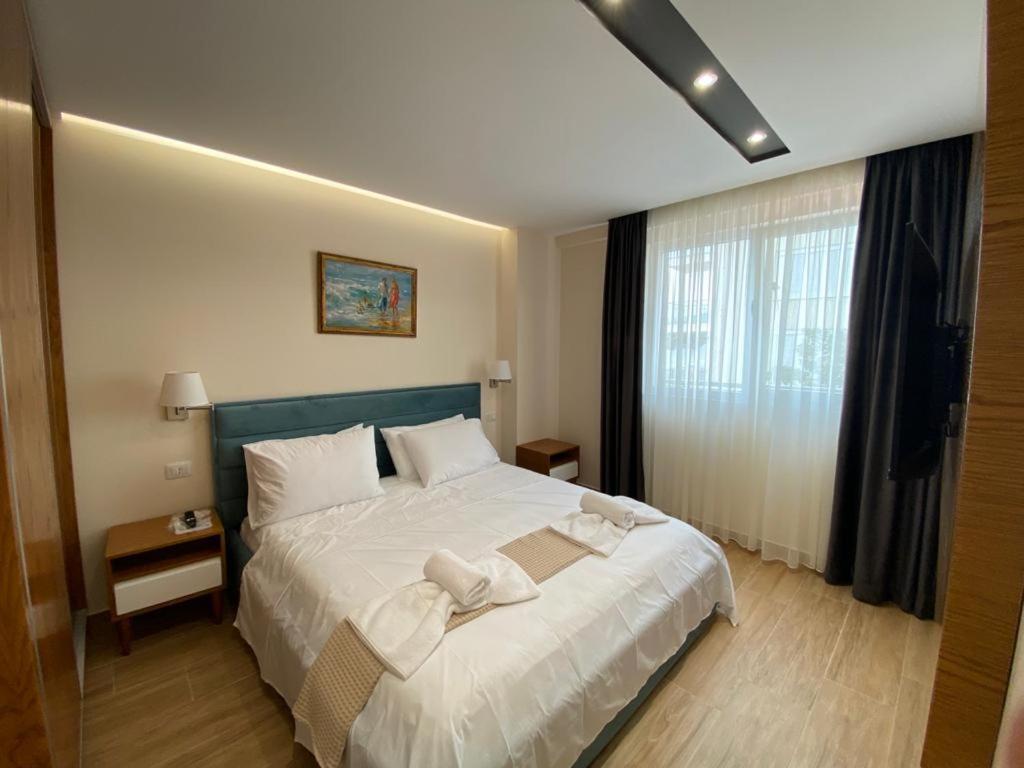 Milenium Hotel Shëngjin Kültér fotó